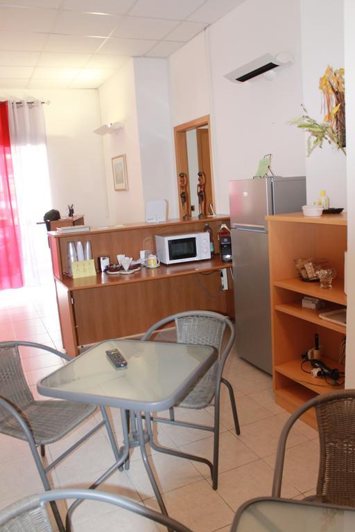 Copenaghen House - Zona Ospedale Centro Hotel Sassari Bagian luar foto